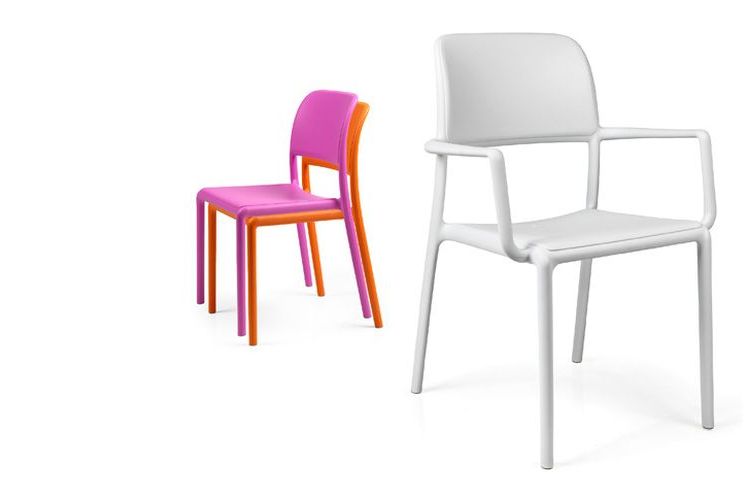 limpiar sillas de plástico | momobel.com