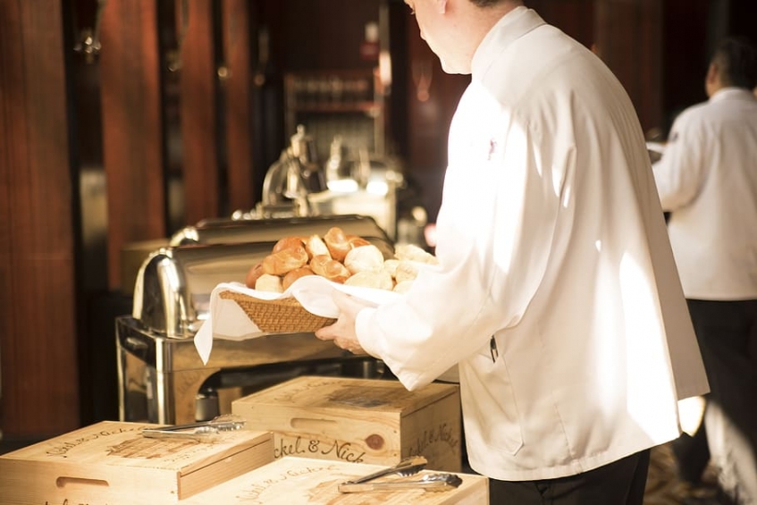 protocolo de servicio en restaurante